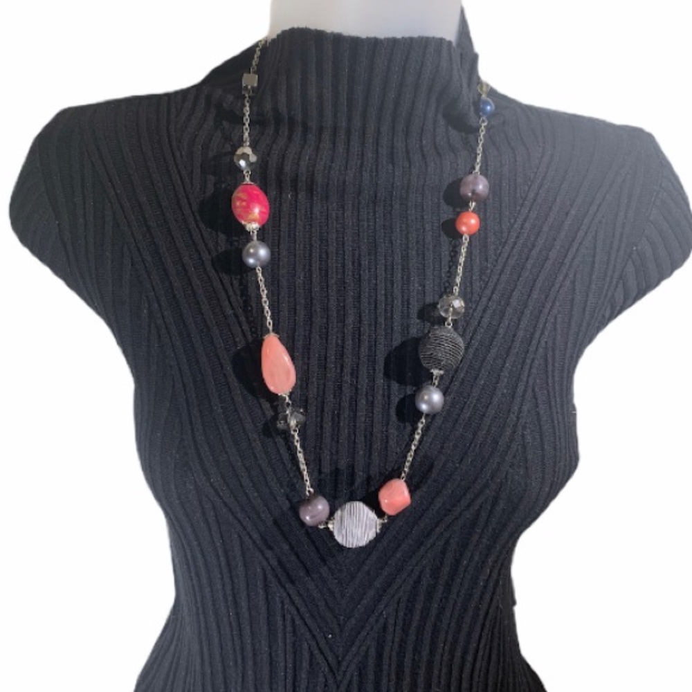 Women’s Fashion Necklace NWT